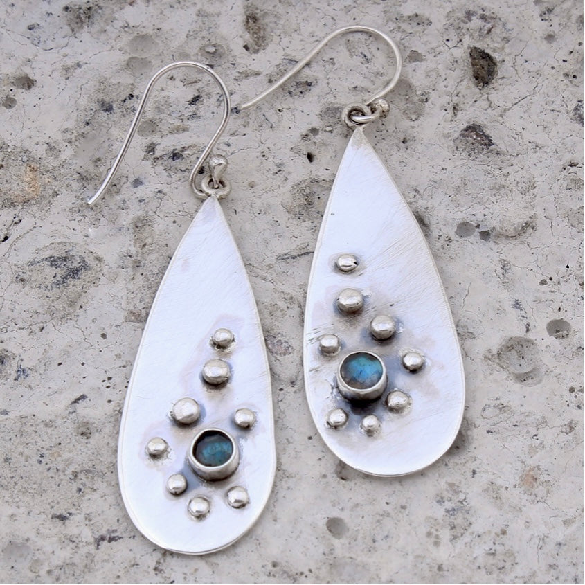 Pebble drop earring