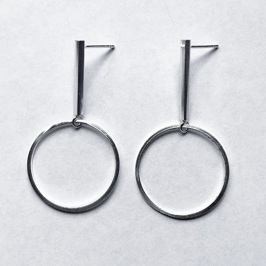 Stemmed circle earring