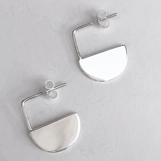 Semi-circle right angle stud