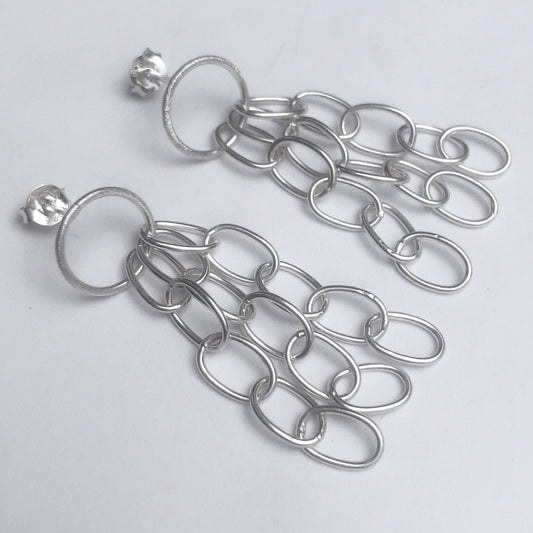 Linked chain stud earring