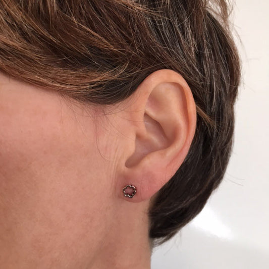 Silver flower outline studs (small)
